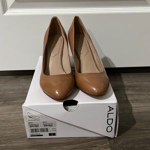 NWT 💙 Aldo Camel Colored Wedges
